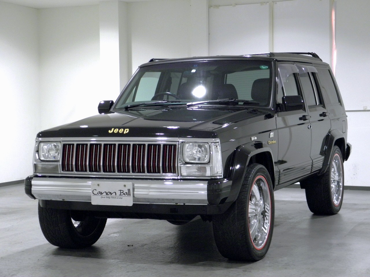 Amazon | 1/18 ジープ チェロキー Jeep Cherokee | ミニカー