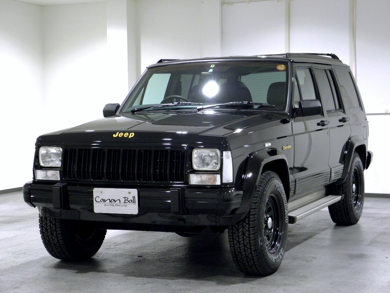 オフロードタイヤ　jeepグランドチェロキー中古車取り外し18インチ最終値下げ オフロードタイヤ jeepグランドチェロキーリミテッド中古車