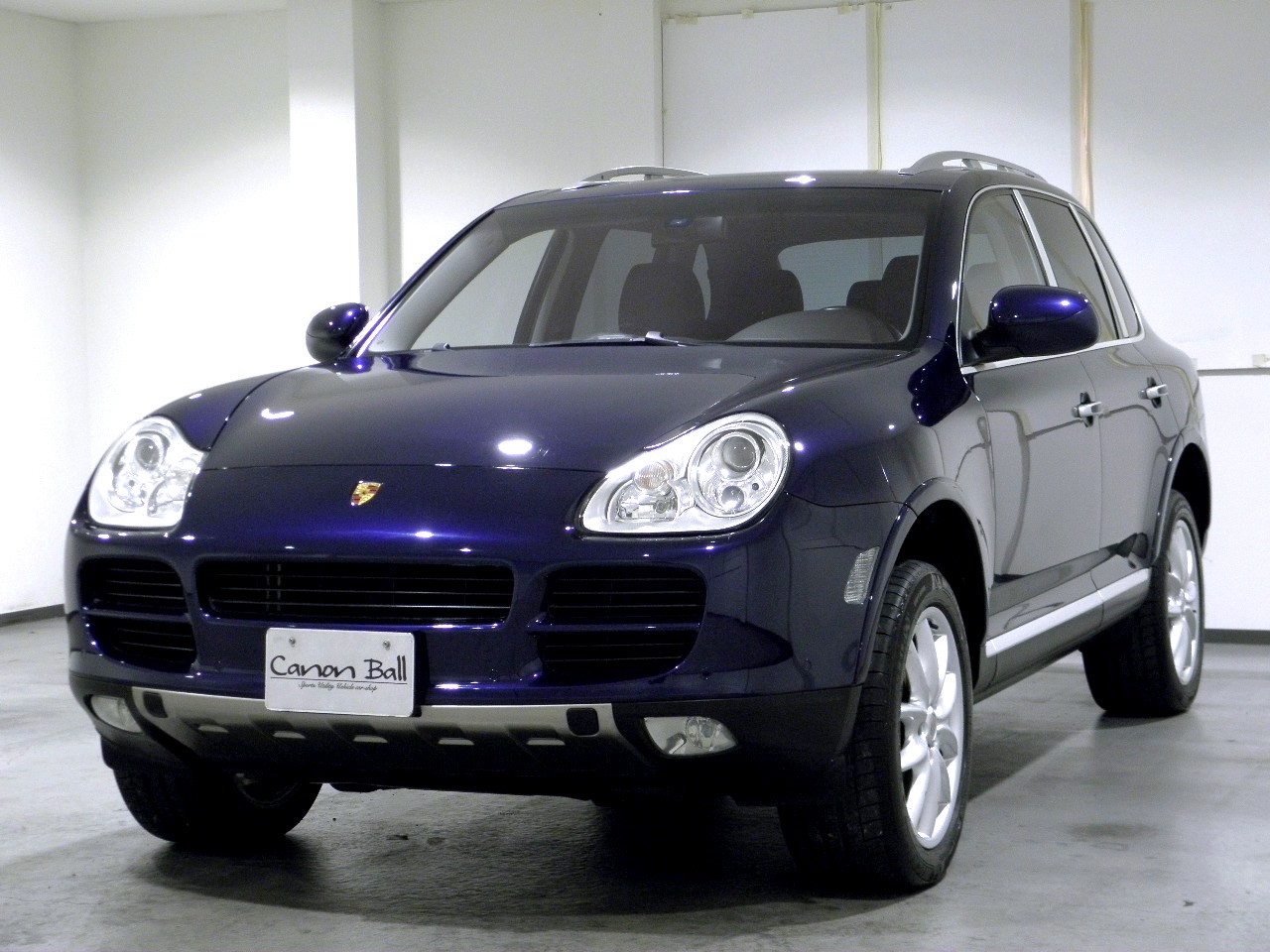 ポルシェ カイエン 中古車詳細／ポルシェ中古専門店【キャノンボール】PORSHE 輸入車／埼玉・16号線沿い／Ｓ ティプトロ 黒本革内装 ＨＤＤナビ一体機  エアサス装着車