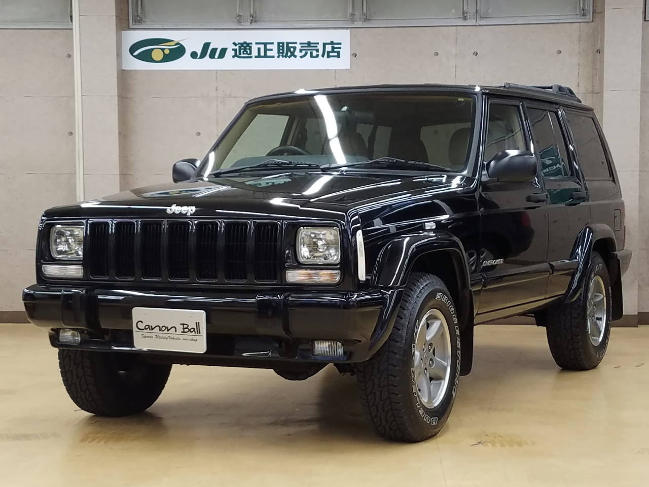 オフロードタイヤ　jeepグランドチェロキー中古車取り外し18インチ最終値下げ オフロードタイヤ jeepグランドチェロキー中古車取り外し18